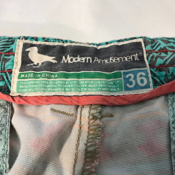 Modern Amusement Aztec / Southwestern Pattern Shorts  SZ 36 ( 38 X 10) DENIM - Picture 9 of 9